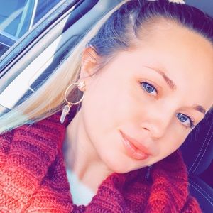 Meet your Posher, Meagan